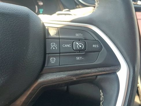 Used 2024 Jeep Grand Cherokee Limited 4xe AWD/4WD image 17