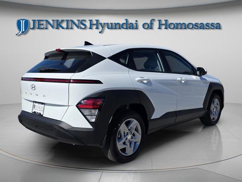 New 2026 Hyundai Kona SE image 5