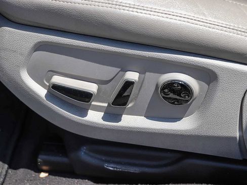 Used 2018 Genesis G80 3.8 RWD image 14