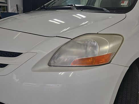 Used 2007 Toyota Yaris Sedan w/ Convenience Pkg FWD image 31