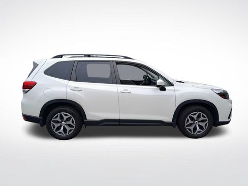 Used 2020 Subaru Forester Premium AWD/4WD image 9
