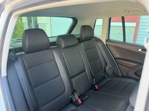 Used 2015 Volkswagen Tiguan SE FWD image 19