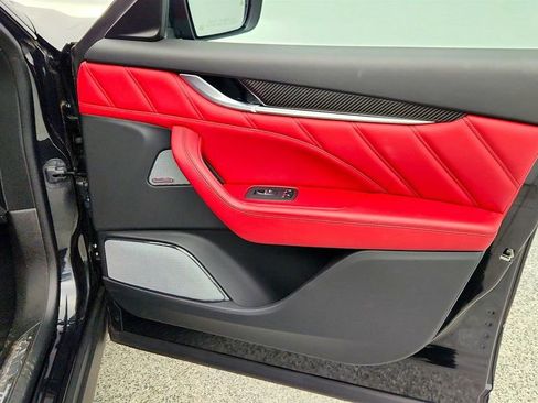 Used 2021 Maserati Levante Trofeo image 29