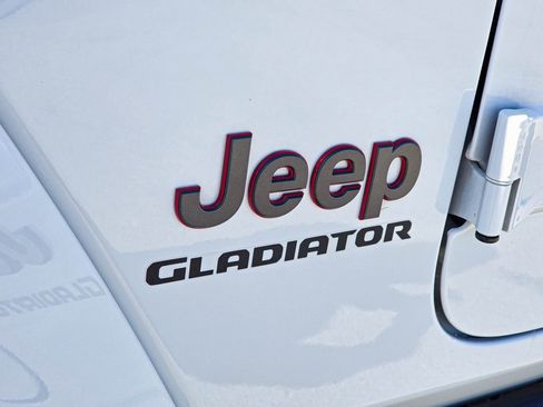 Used 2022 Jeep Gladiator Rubicon w/ LED Lighting Group image 10