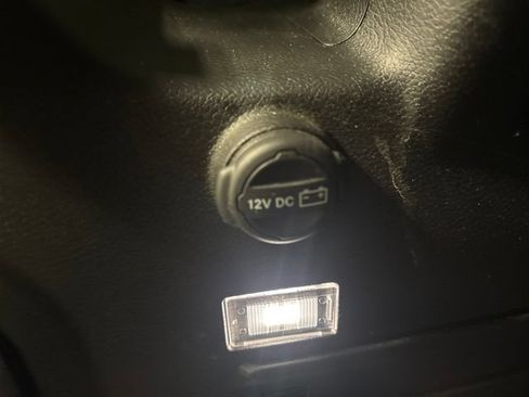 Used 2022 Jeep Wrangler Sport AWD/4WD image 39