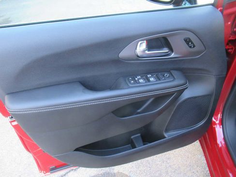 New 2026 Chrysler Pacifica Select image 17