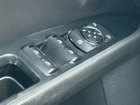 Used 2015 Ford Fusion SE w/ Equipment Group 202A image 32