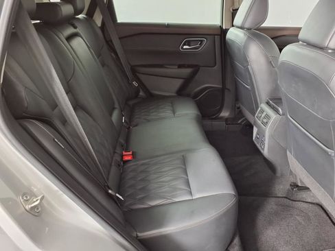 Used 2023 Nissan Rogue Platinum w/ Platinum Premium Package FWD image 11