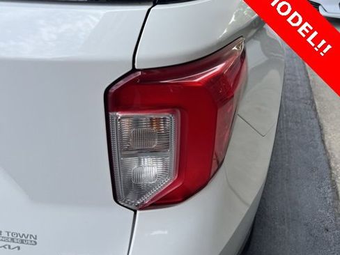 Used 2020 Ford Explorer Platinum image 6