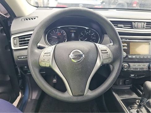 Used 2016 Nissan Rogue S w/ Appearance Package FWD image 5