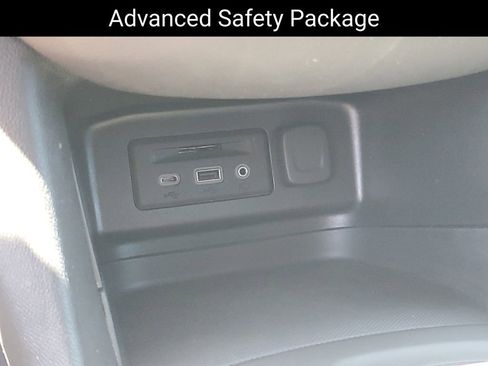 Used 2023 Chevrolet Equinox RS w/ RS Leather Package AWD/4WD image 17