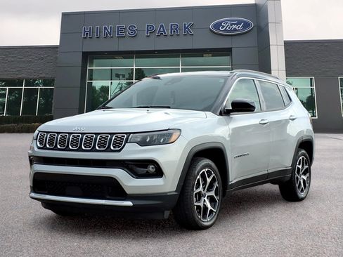 Used 2025 Jeep Compass Limited AWD/4WD image 3