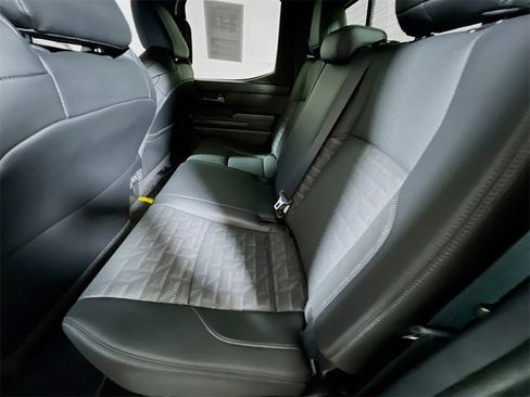 Certified 2025 Toyota Tacoma TRD Off-Road image 22