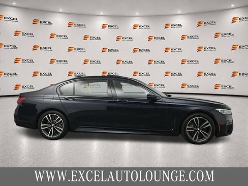 Used 2020 BMW 750i xDrive w/ M Sport Package AWD/4WD image 6