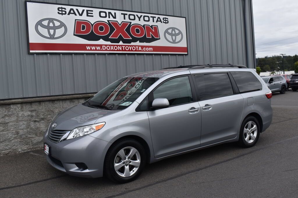 Certified 2016 Toyota Sienna LE FWD image 1