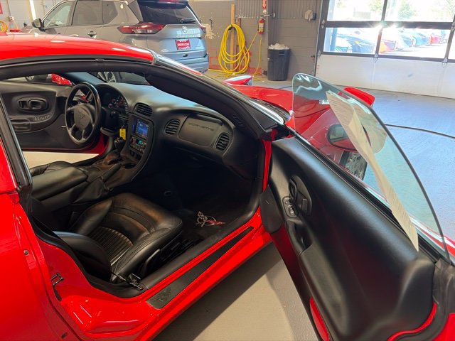Used 2004 Chevrolet Corvette Coupe RWD image 13