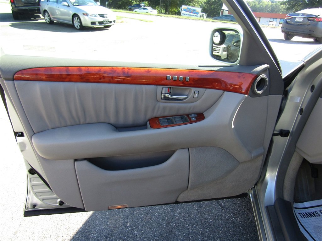 Used 2001 Lexus LS 430 RWD image 13