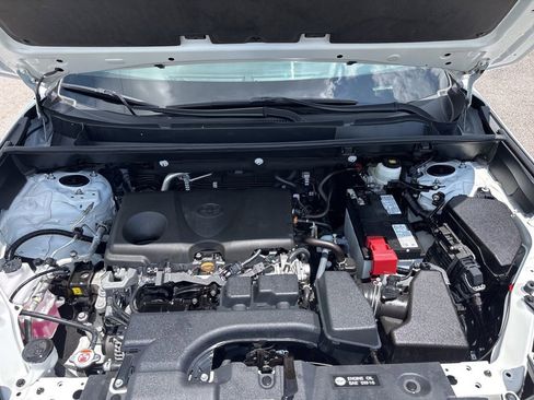 Used 2024 Toyota RAV4 XLE FWD image 12