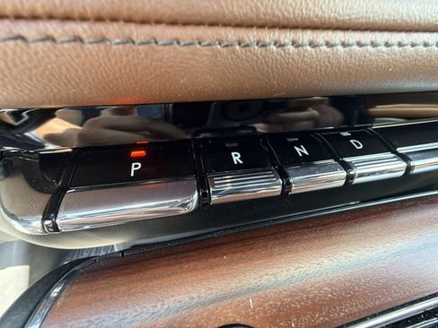 Used 2023 Lincoln Aviator Reserve w/ Equipment Group 201A AWD/4WD image 17
