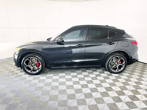Used 2022 Alfa Romeo Stelvio Veloce AWD/4WD image 6