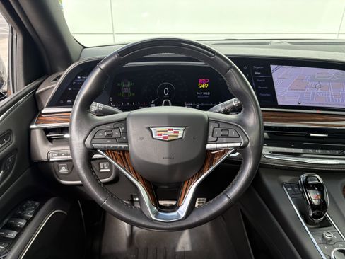 Certified 2022 Cadillac Escalade Premium Luxury image 19