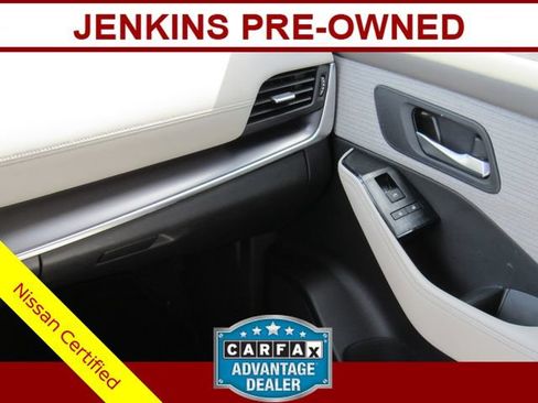 Certified 2023 Nissan Rogue SV FWD image 16