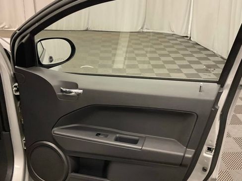 Used 2008 Dodge Caliber SXT w/ Driver Convenience Group image 23