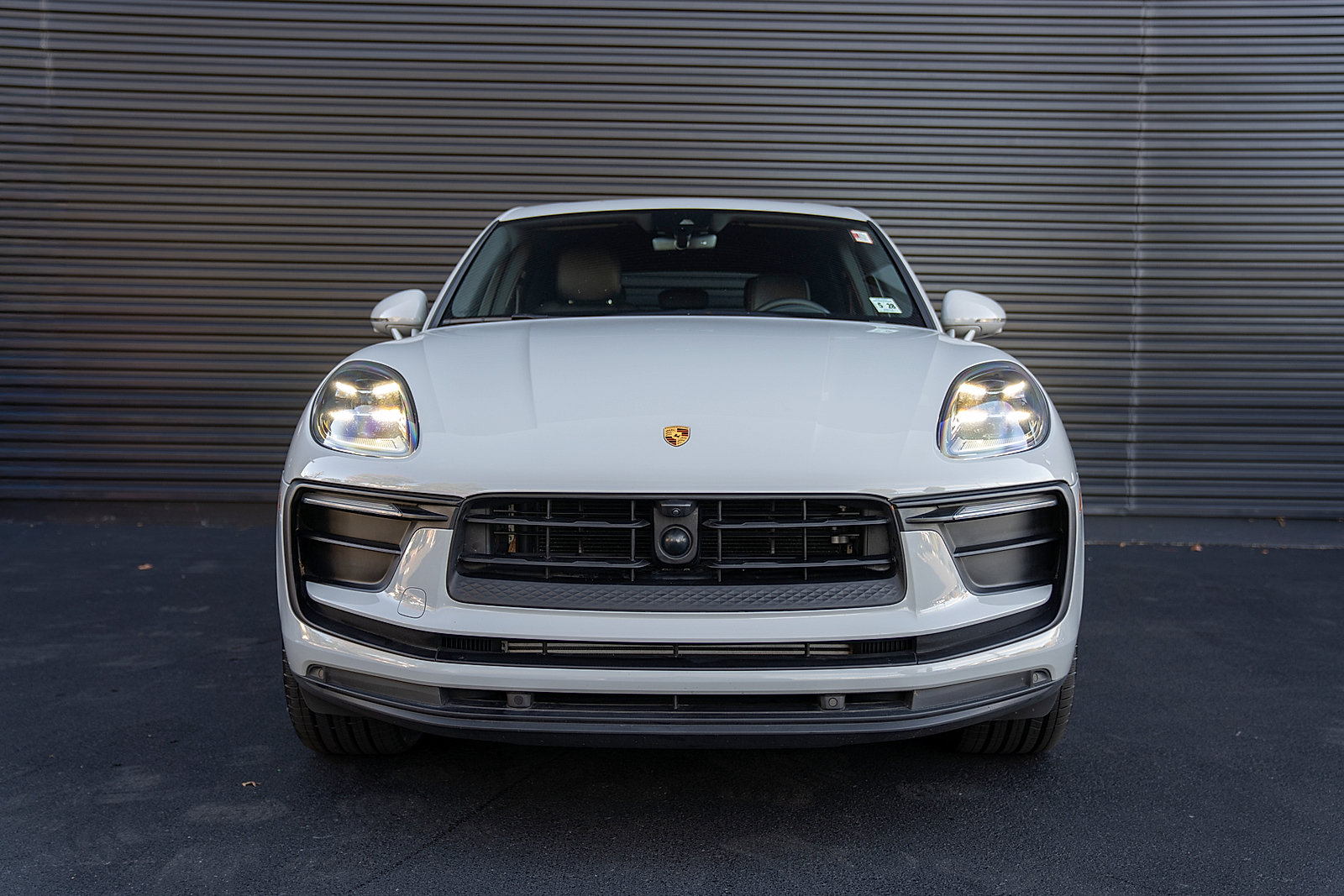 Certified 2023 Porsche Macan AWD/4WD image 24