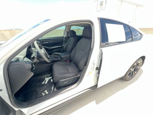 Used 2025 Honda Accord SE image 14