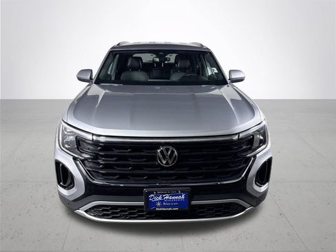 Certified 2025 Volkswagen Atlas Cross Sport SE AWD/4WD image 4