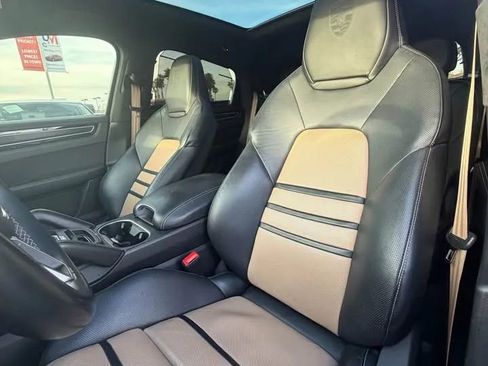 Used 2023 Porsche Cayenne GTS w/ Premium Package Plus AWD/4WD image 6