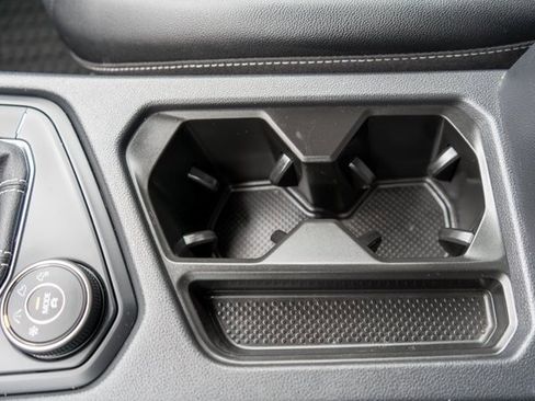 Used 2022 Volkswagen Taos SE image 34