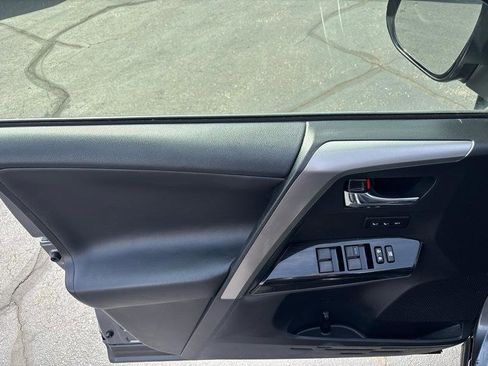 Used 2017 Toyota RAV4 Limited image 9