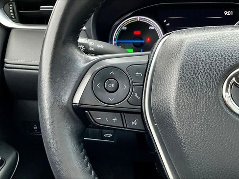 Used 2023 Toyota Venza LE image 22