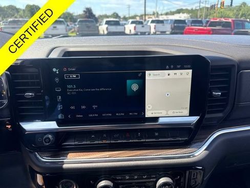 Used 2023 Chevrolet Silverado 1500 LT AWD/4WD image 12