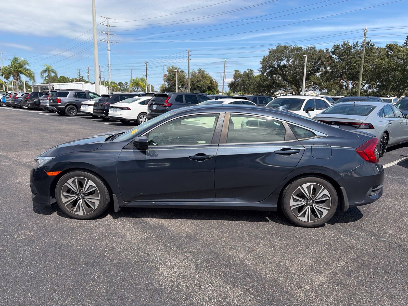 Used 2018 Honda Civic EX-L image 4