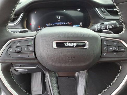 New 2025 Jeep Grand Cherokee L Altitude image 14