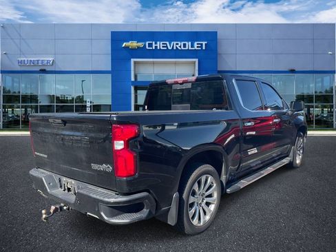 Used 2021 Chevrolet Silverado 1500 High Country w/ Technology Package AWD/4WD image 6