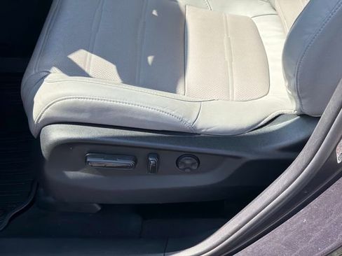 Used 2019 Honda CR-V Touring image 22