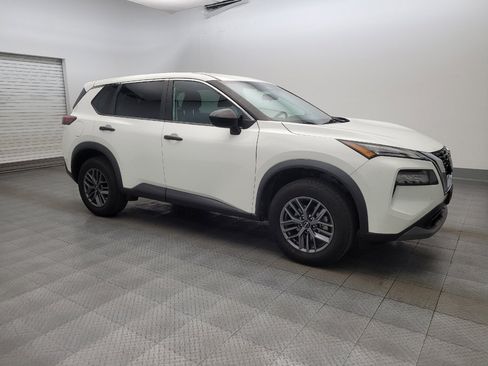 Used 2022 Nissan Rogue S image 11