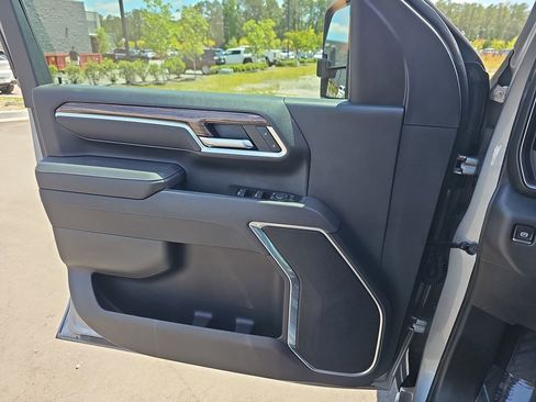 Used 2025 Chevrolet Silverado 2500 LT w/ Trail Boss Package AWD/4WD image 32