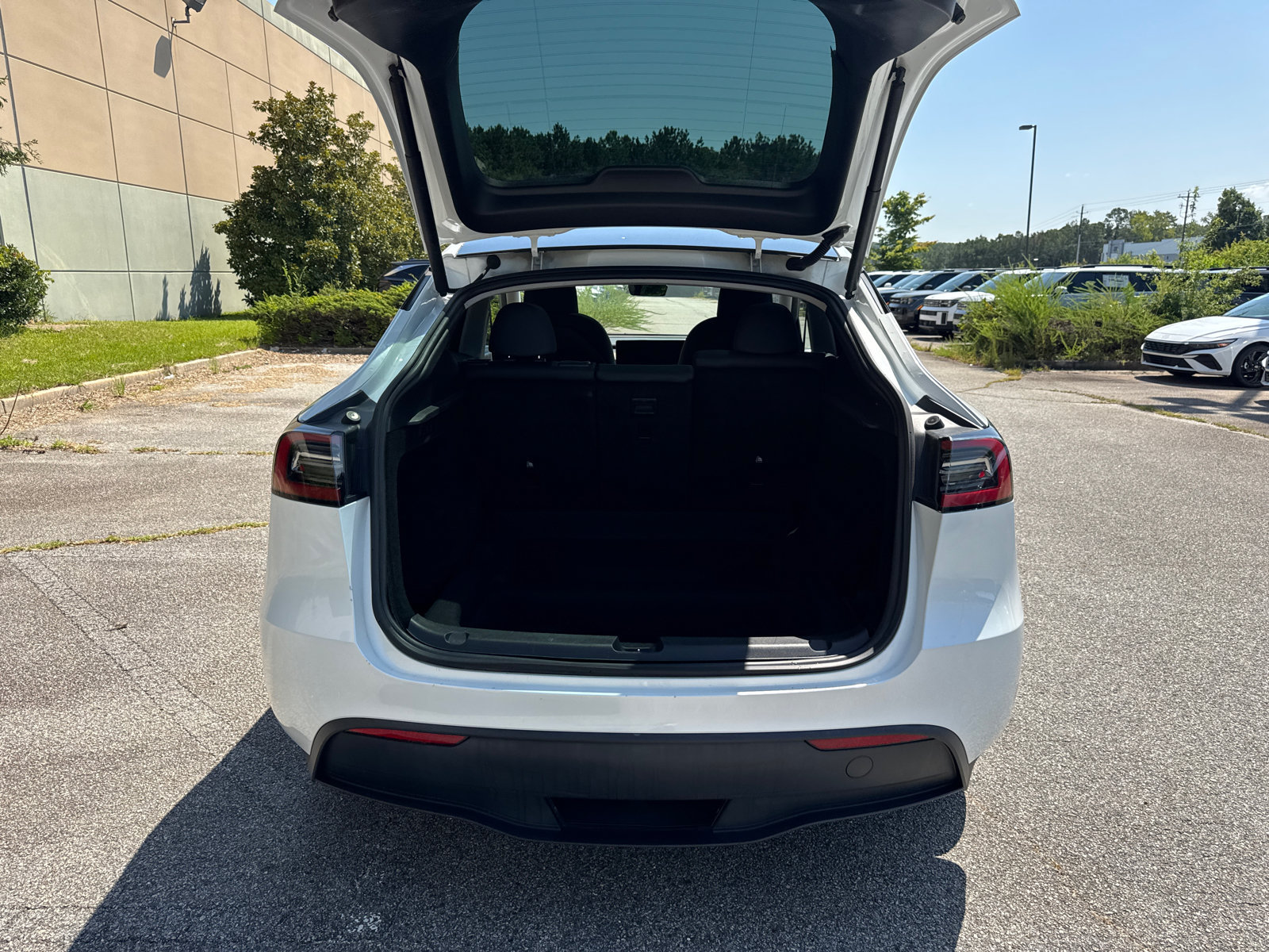 Used 2023 Tesla Model Y Long Range AWD/4WD image 18