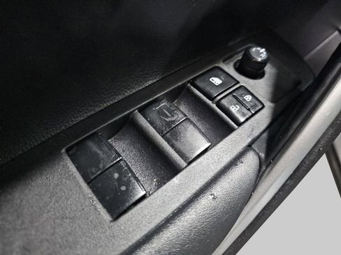 Certified 2024 Toyota Corolla Cross LE image 29