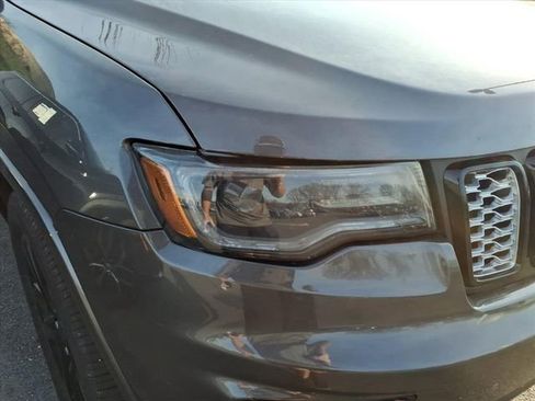 Used 2021 Jeep Grand Cherokee Laredo X image 3