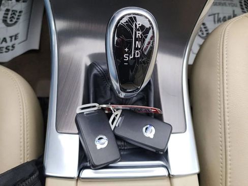 Used 2015 Volvo XC60 T6 Platinum image 25