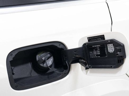 Used 2014 Mercedes-Benz GL 550 GL 550 4MATIC AWD 4dr SUV image 24