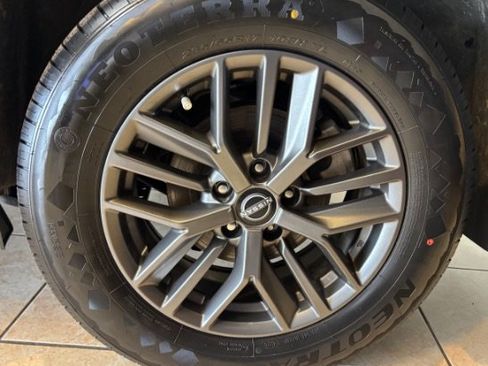 Used 2023 Nissan Rogue S FWD image 14