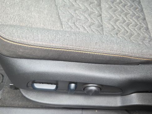 Used 2023 Chevrolet Equinox LT AWD/4WD image 11