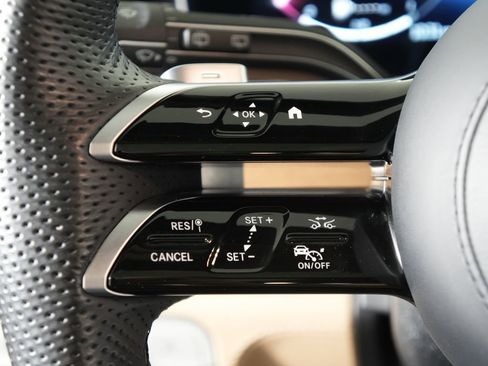 Certified 2024 Mercedes-Benz GLS 450 4MATIC image 21