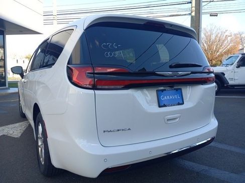New 2026 Chrysler Pacifica Select image 20
